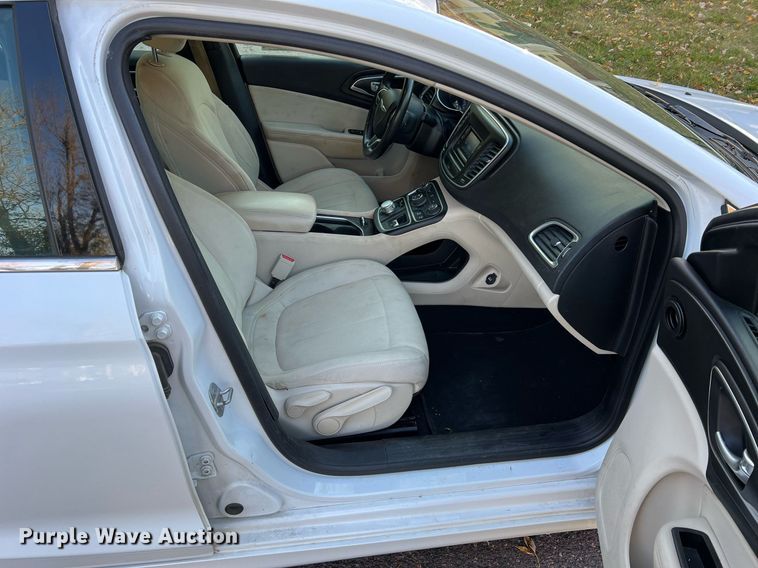 image for item NI9084 2015 Chrysler 200 