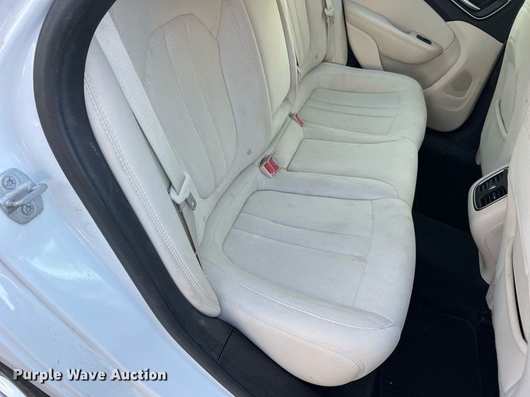 image for item NI9084 2015 Chrysler 200 