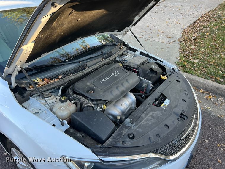 image for item NI9084 2015 Chrysler 200 