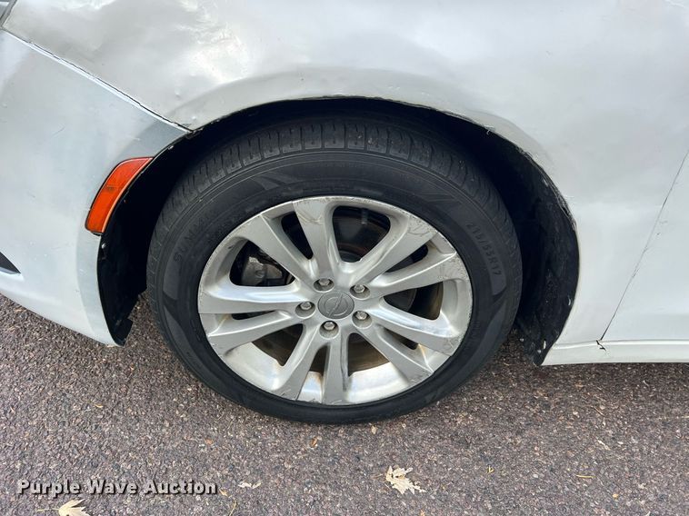 image for item NI9084 2015 Chrysler 200 