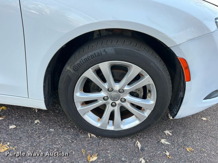 image for item NI9084 2015 Chrysler 200 