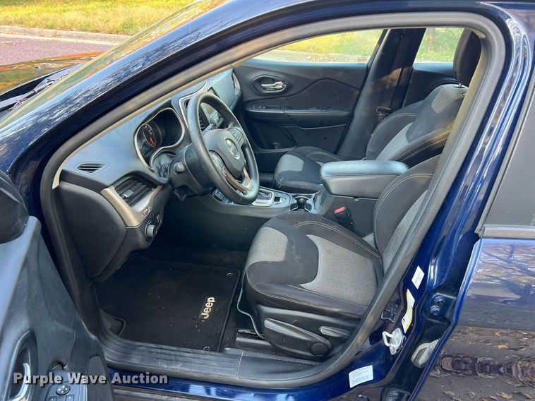 image for item NI9085 2016 Jeep Cherokee Sport  SUV