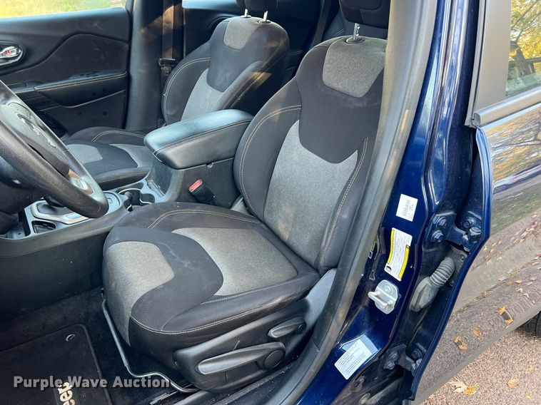 image for item NI9085 2016 Jeep Cherokee Sport  SUV