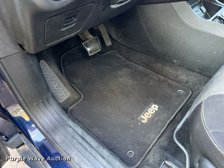 image for item NI9085 2016 Jeep Cherokee Sport  SUV