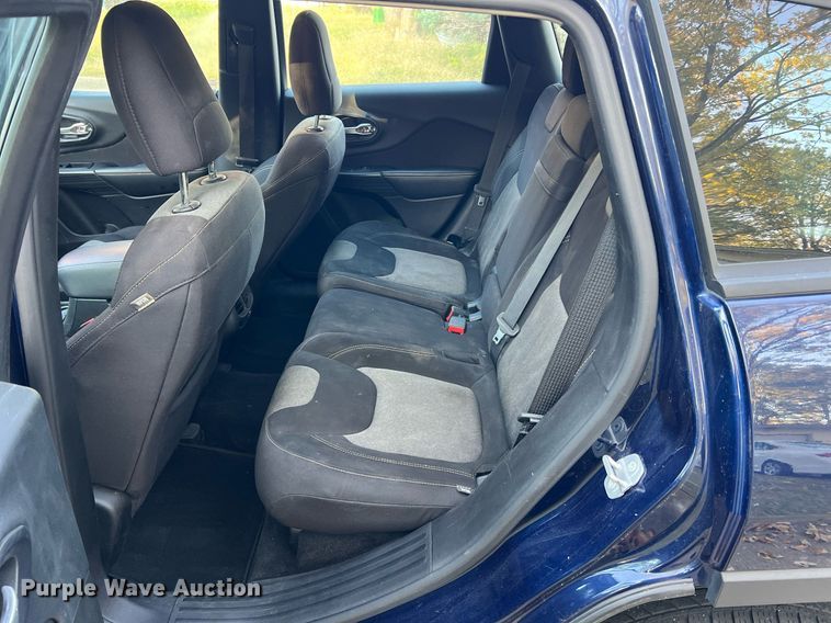 image for item NI9085 2016 Jeep Cherokee Sport  SUV