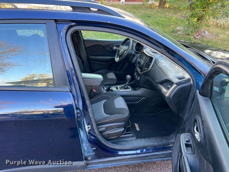 image for item NI9085 2016 Jeep Cherokee Sport  SUV