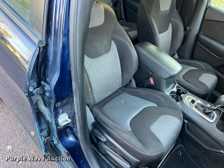 image for item NI9085 2016 Jeep Cherokee Sport  SUV