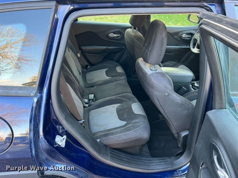 image for item NI9085 2016 Jeep Cherokee Sport  SUV