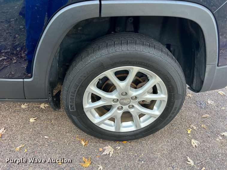 image for item NI9085 2016 Jeep Cherokee Sport  SUV