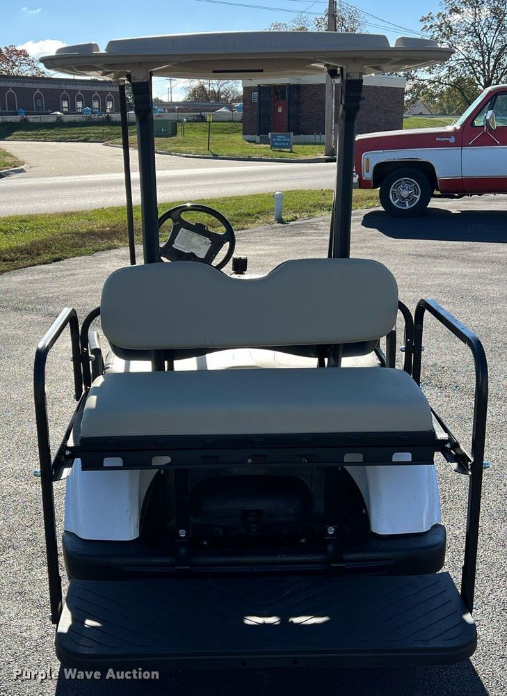 image for item NI9114 2013 Yamaha YDRAX3  golf cart