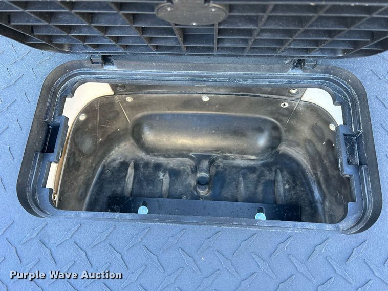 image for item NI9114 2013 Yamaha YDRAX3  golf cart