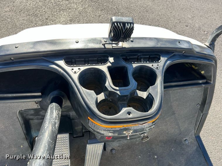 image for item NI9114 2013 Yamaha YDRAX3  golf cart