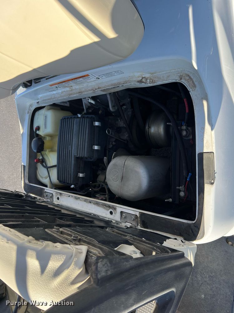 image for item NI9114 2013 Yamaha YDRAX3  golf cart