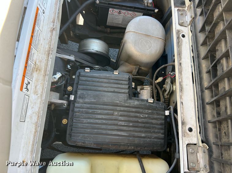 image for item NI9114 2013 Yamaha YDRAX3  golf cart