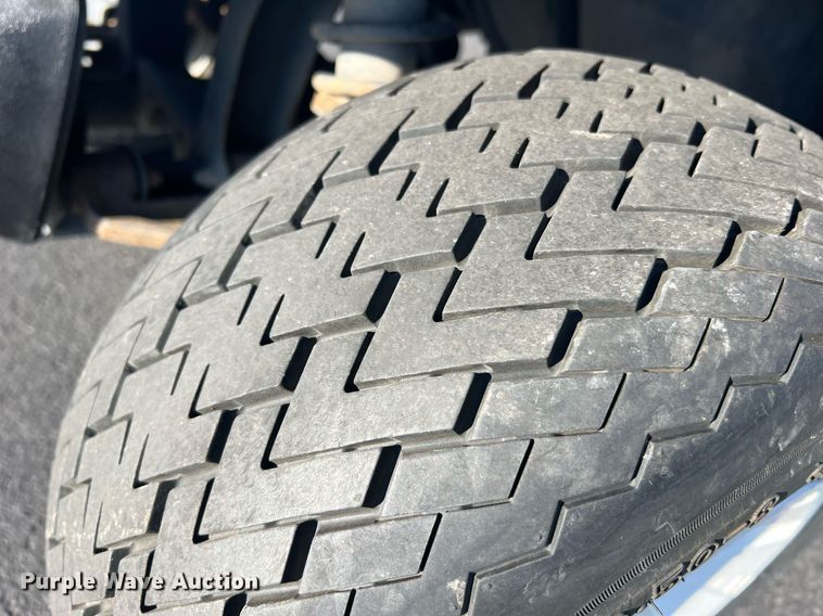 image for item NI9114 2013 Yamaha YDRAX3  golf cart