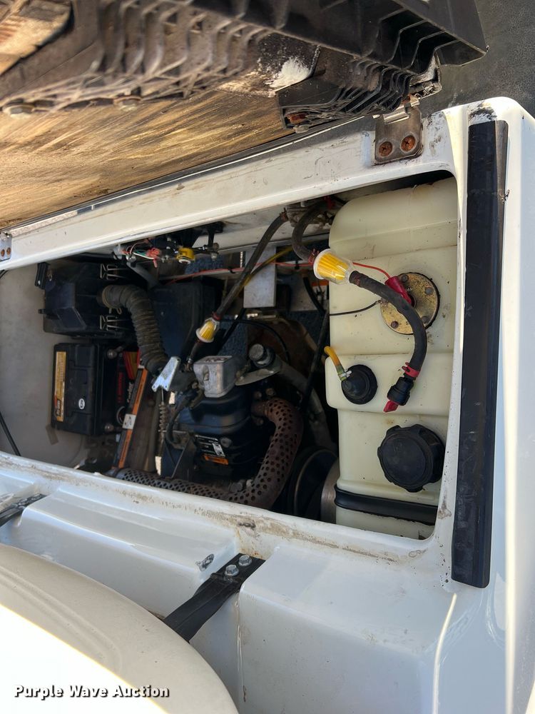 image for item NI9116 2008 Club Car DS  golf cart