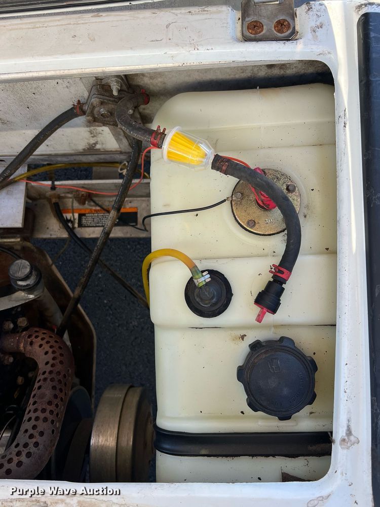 image for item NI9116 2008 Club Car DS  golf cart