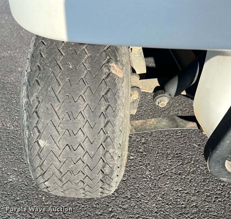 image for item NI9116 2008 Club Car DS  golf cart