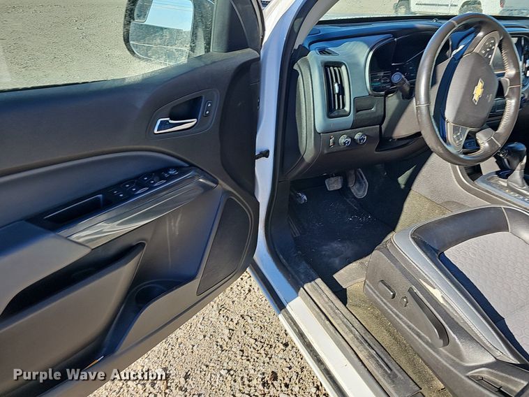 image for item NP9086 2016 Chevrolet Colorado  Crew Cab pickup truck