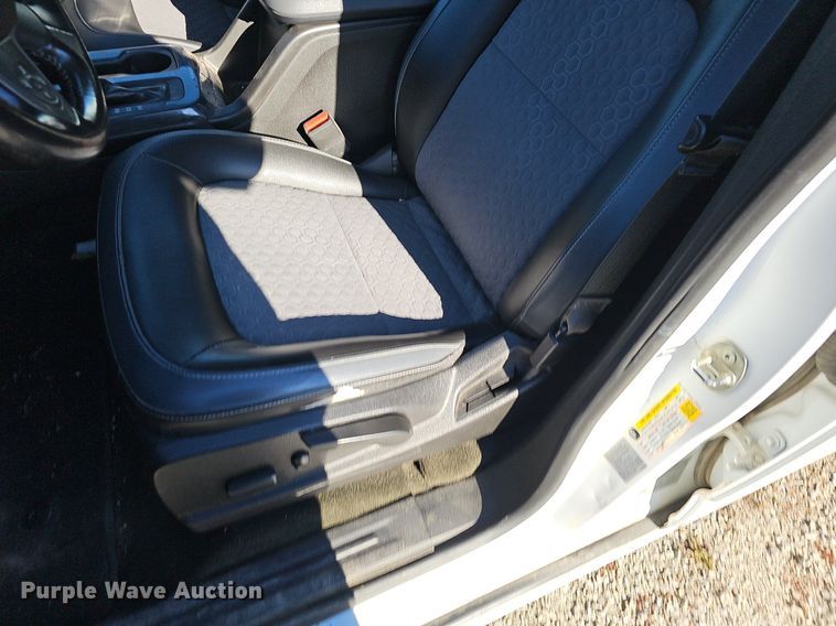 image for item NP9086 2016 Chevrolet Colorado  Crew Cab pickup truck