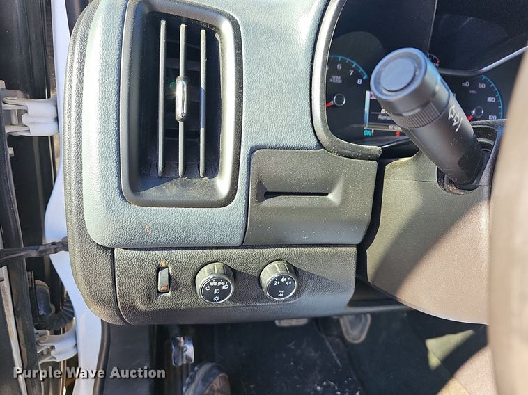 image for item NP9086 2016 Chevrolet Colorado  Crew Cab pickup truck