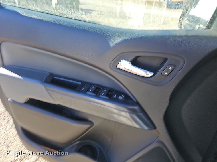 image for item NP9086 2016 Chevrolet Colorado  Crew Cab pickup truck