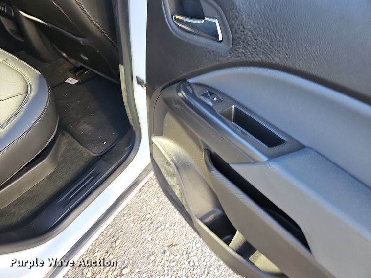 image for item NP9086 2016 Chevrolet Colorado  Crew Cab pickup truck