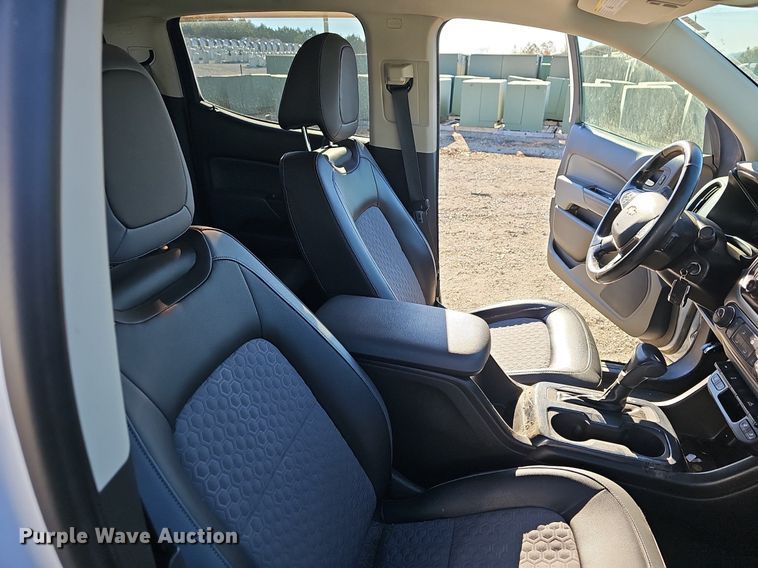 image for item NP9086 2016 Chevrolet Colorado  Crew Cab pickup truck