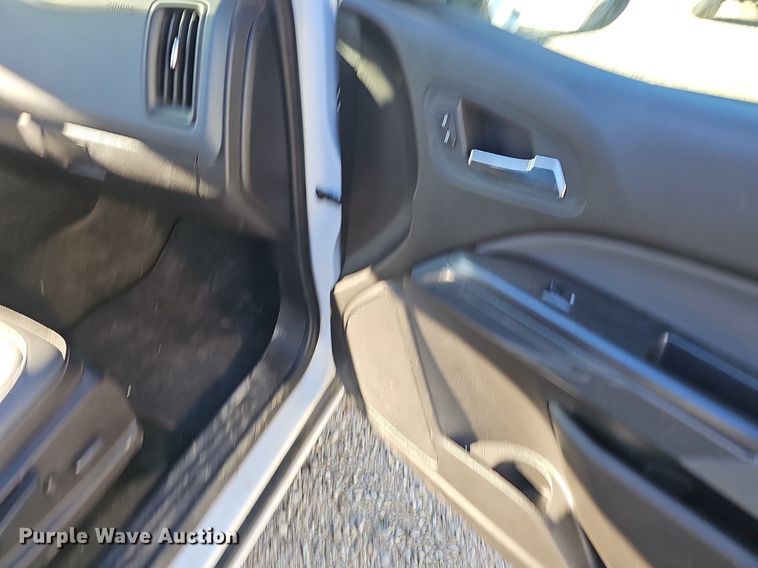 image for item NP9086 2016 Chevrolet Colorado  Crew Cab pickup truck