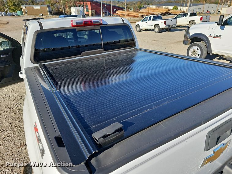 image for item NP9086 2016 Chevrolet Colorado  Crew Cab pickup truck