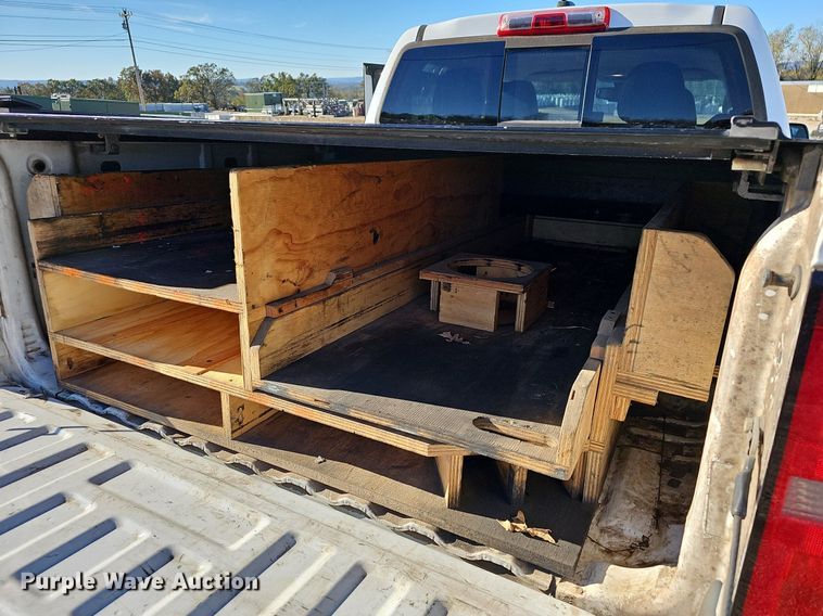 image for item NP9086 2016 Chevrolet Colorado  Crew Cab pickup truck