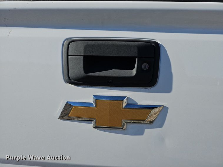 image for item NP9086 2016 Chevrolet Colorado  Crew Cab pickup truck