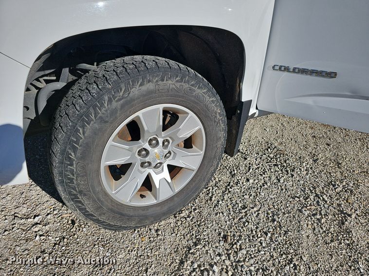 image for item NP9086 2016 Chevrolet Colorado  Crew Cab pickup truck