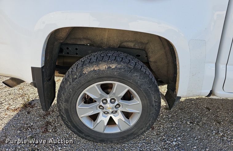 image for item NP9086 2016 Chevrolet Colorado  Crew Cab pickup truck