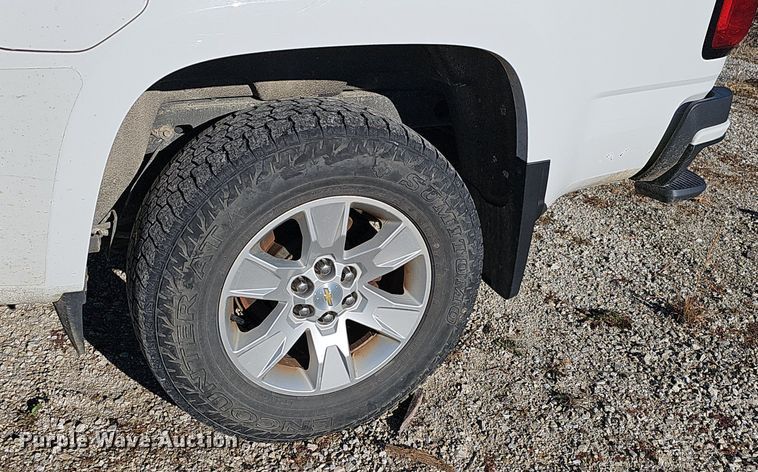 image for item NP9086 2016 Chevrolet Colorado  Crew Cab pickup truck