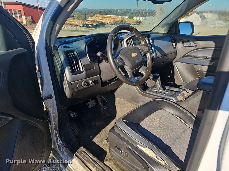 image for item NP9087 2015 Chevrolet Colorado  Crew Cab pickup truck