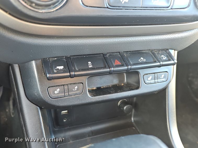 image for item NP9087 2015 Chevrolet Colorado  Crew Cab pickup truck