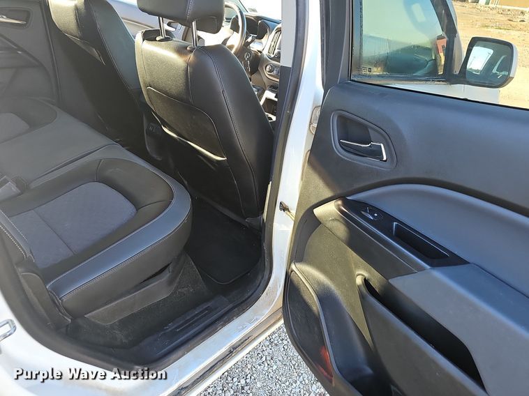 image for item NP9087 2015 Chevrolet Colorado  Crew Cab pickup truck