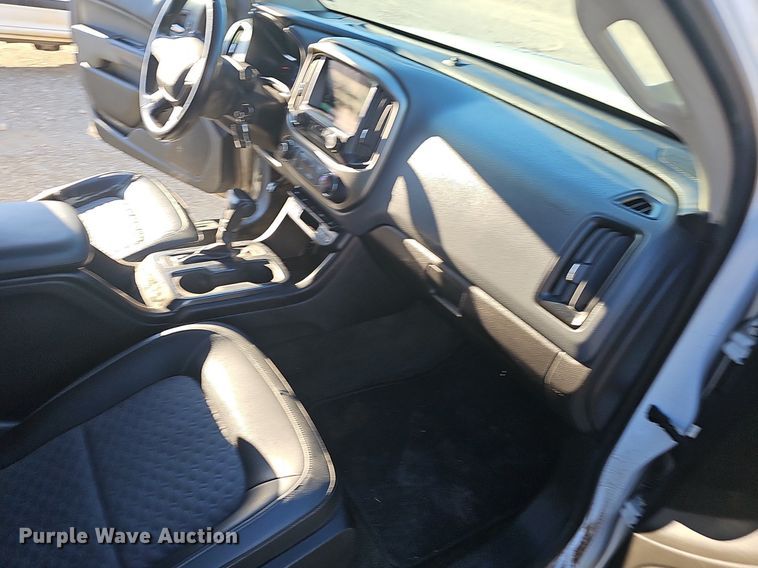 image for item NP9087 2015 Chevrolet Colorado  Crew Cab pickup truck