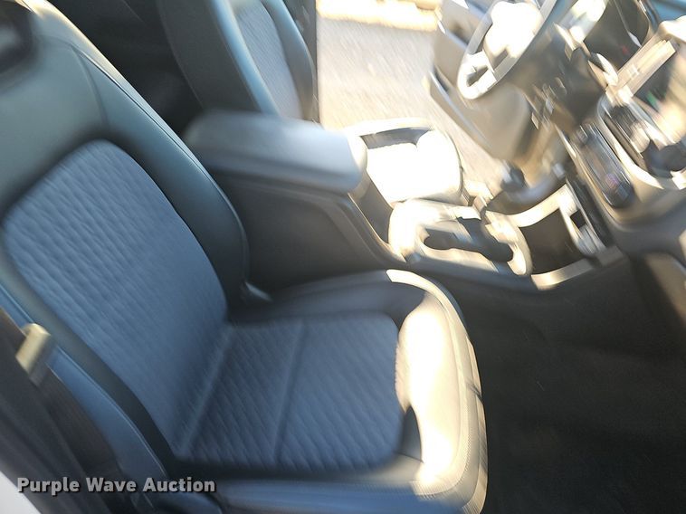 image for item NP9087 2015 Chevrolet Colorado  Crew Cab pickup truck