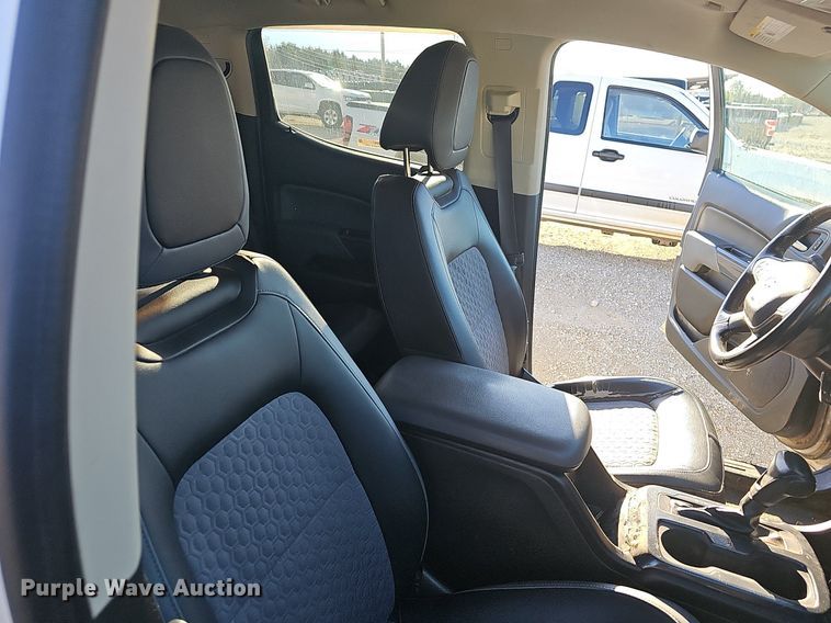 image for item NP9087 2015 Chevrolet Colorado  Crew Cab pickup truck