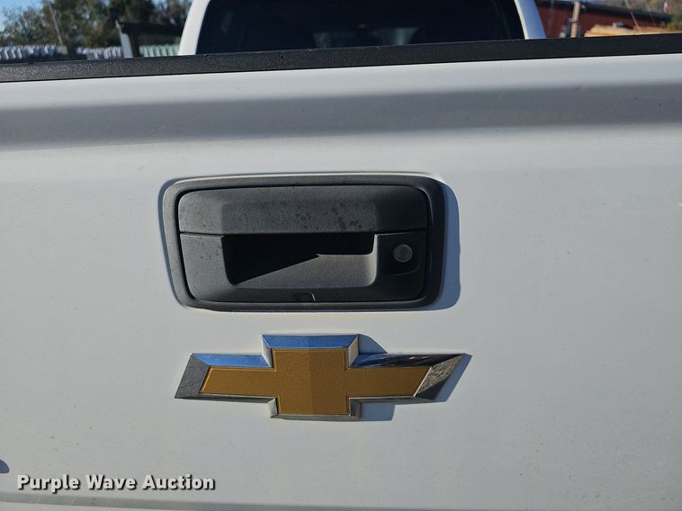 image for item NP9087 2015 Chevrolet Colorado  Crew Cab pickup truck