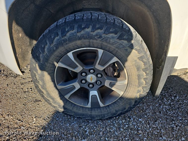 image for item NP9087 2015 Chevrolet Colorado  Crew Cab pickup truck