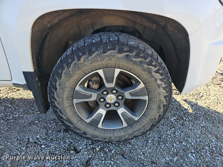 image for item NP9087 2015 Chevrolet Colorado  Crew Cab pickup truck