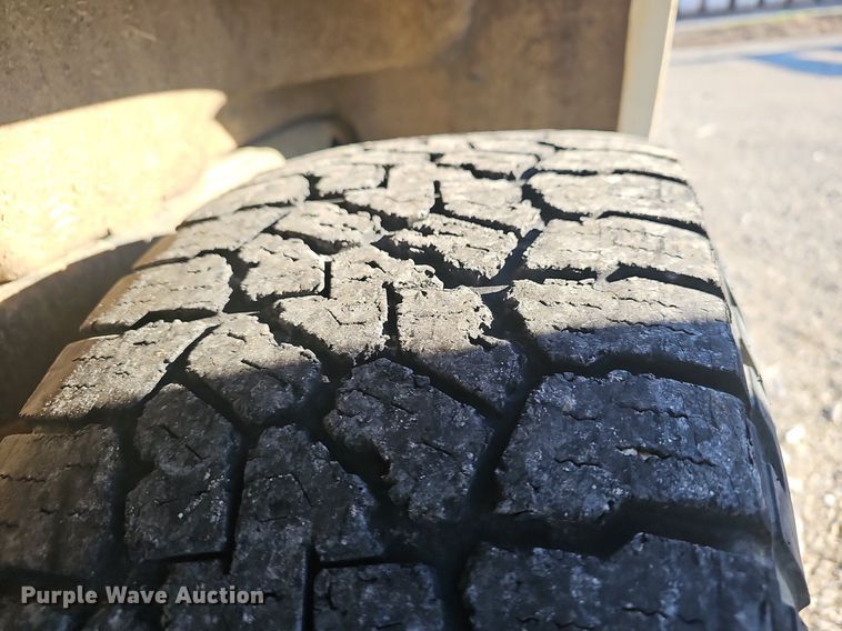 image for item NP9087 2015 Chevrolet Colorado  Crew Cab pickup truck