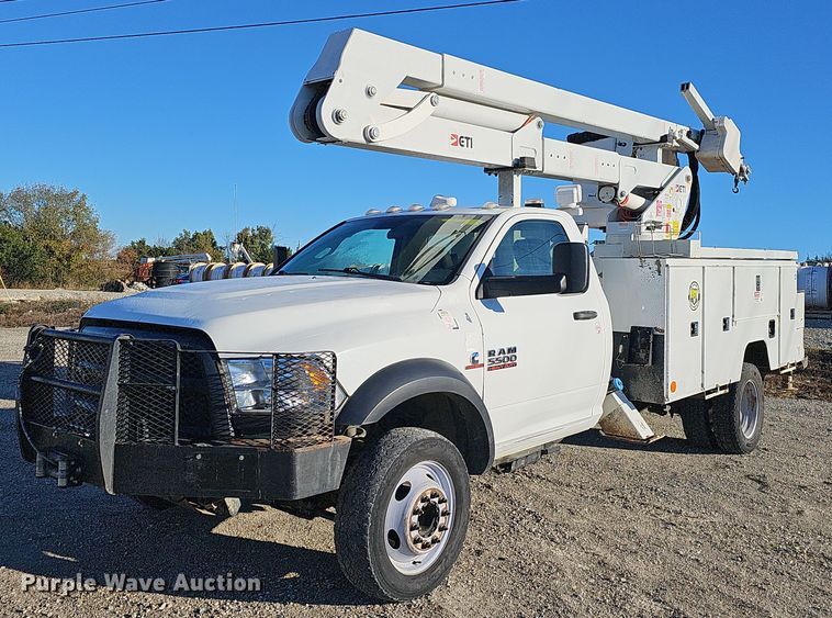 image for item NP9088 2015 Dodge Ram 5500HD  bucket truck