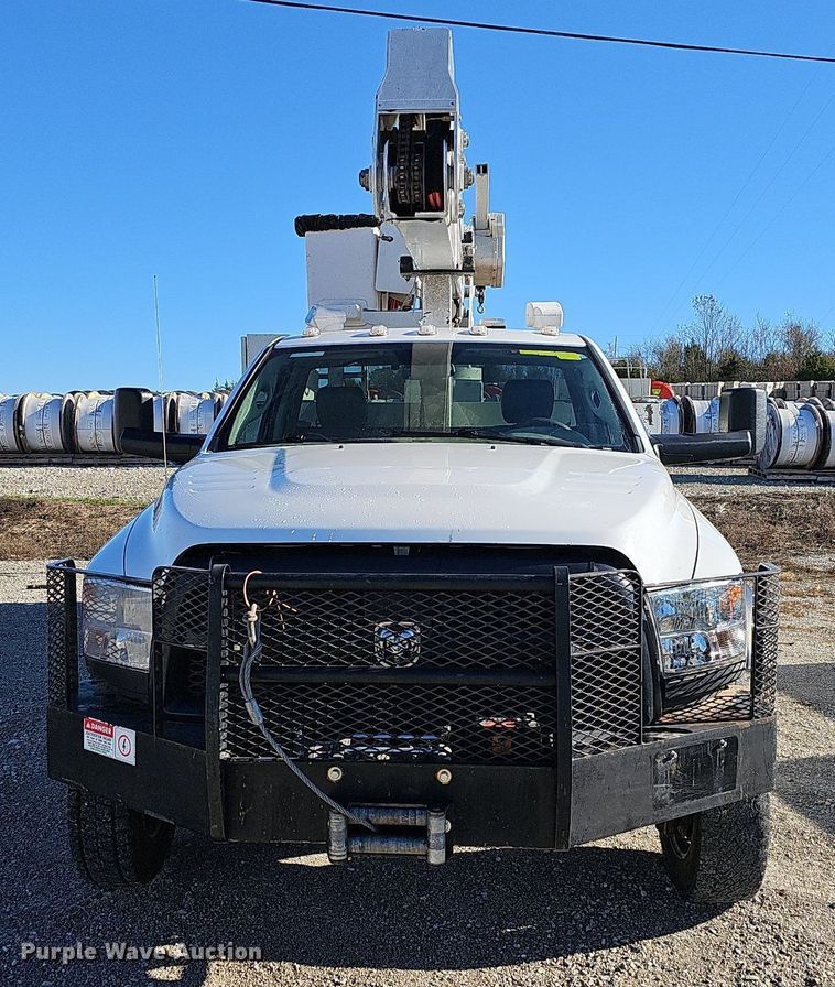 image for item NP9088 2015 Dodge Ram 5500HD  bucket truck