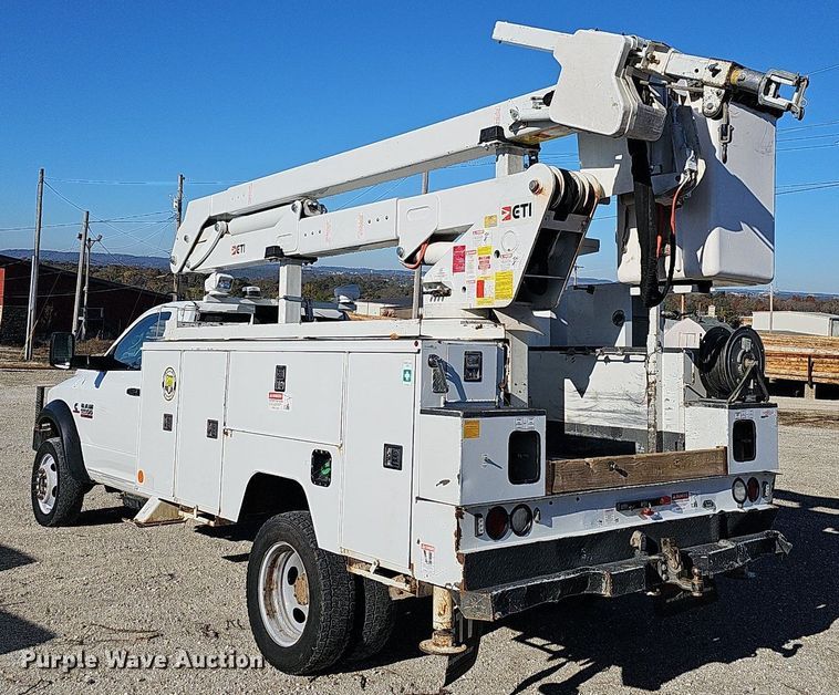 image for item NP9088 2015 Dodge Ram 5500HD  bucket truck