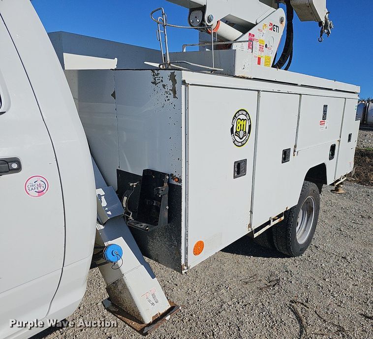 image for item NP9088 2015 Dodge Ram 5500HD  bucket truck