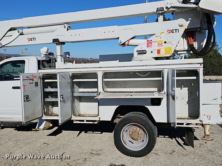 image for item NP9088 2015 Dodge Ram 5500HD  bucket truck